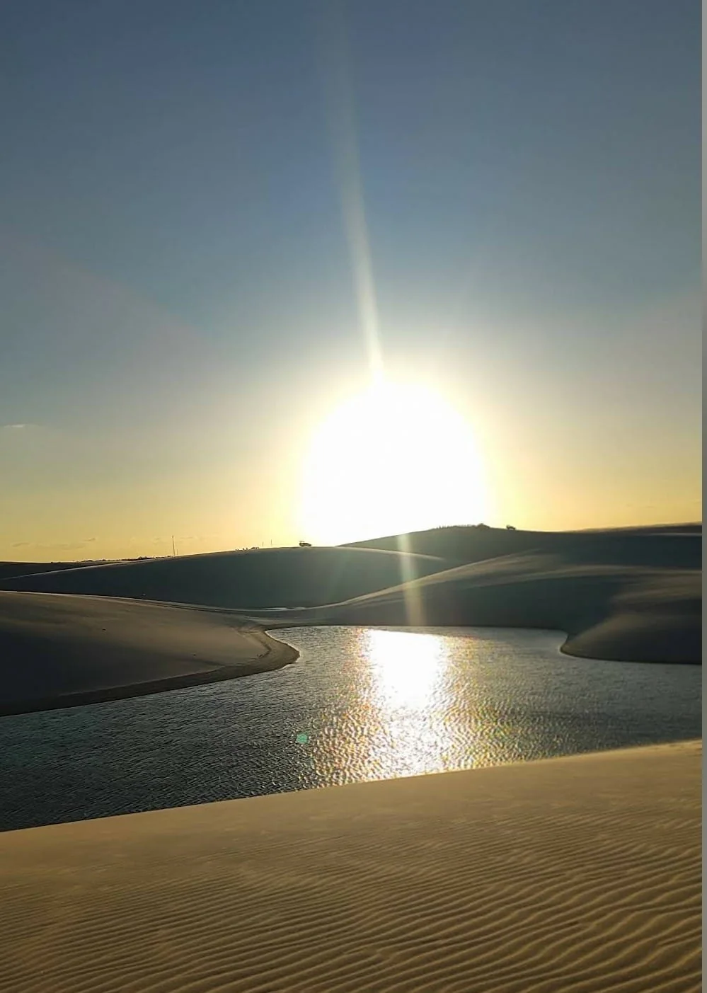 Sol baixo sobre as lagoas